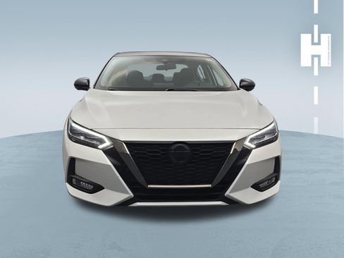 Used 2023 Nissan Sentra SR w/ SR Premium Package FWD image 3