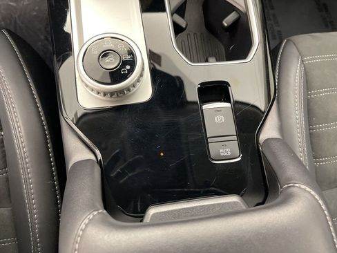 Used 2025 Mitsubishi Outlander SE image 13