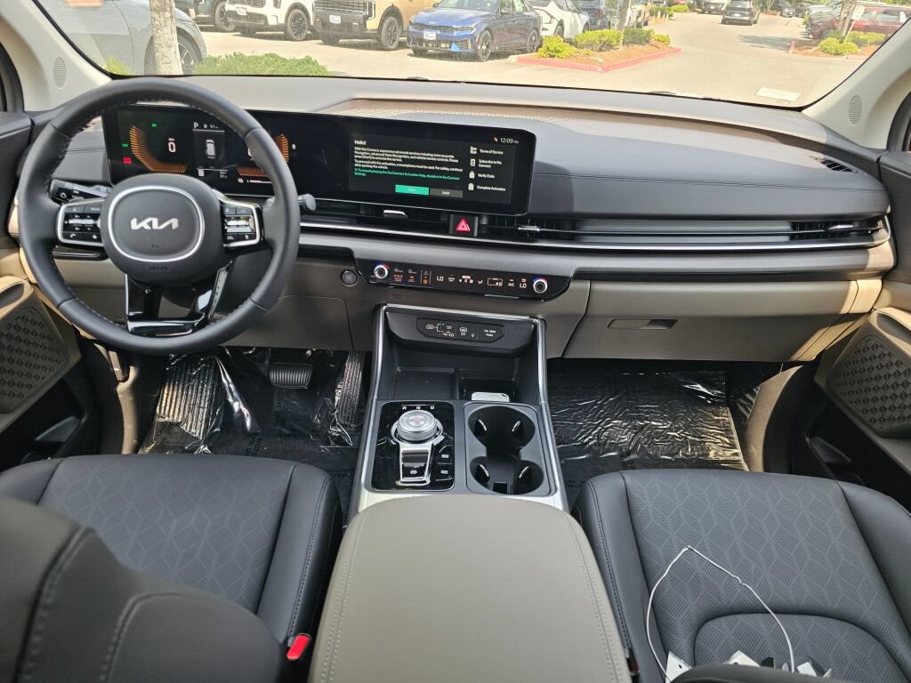 New 2026 Kia Carnival EX FWD image 9