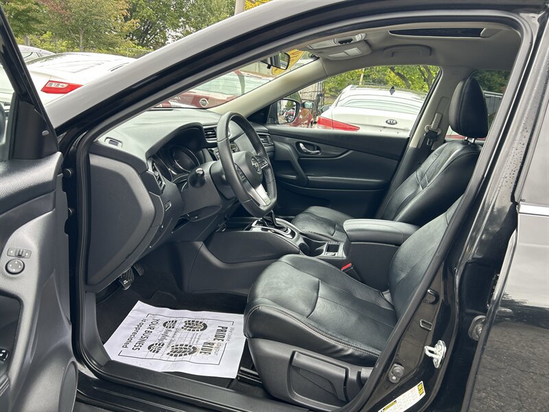 Used 2019 Nissan Rogue S w/ Special Edition Package AWD/4WD image 10