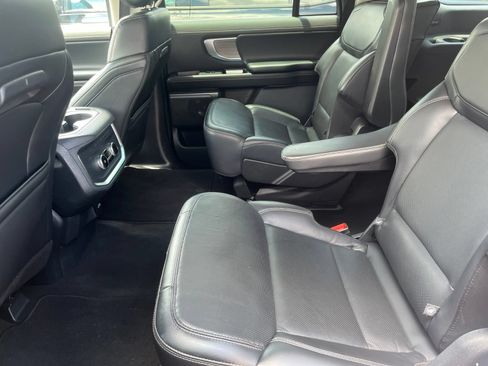 Used 2025 Ford Expedition Max Platinum AWD/4WD image 12
