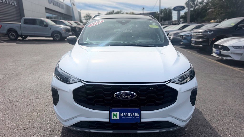 Used 2023 Ford Escape ST-Line w/ Tech Pack #1 AWD/4WD image 11