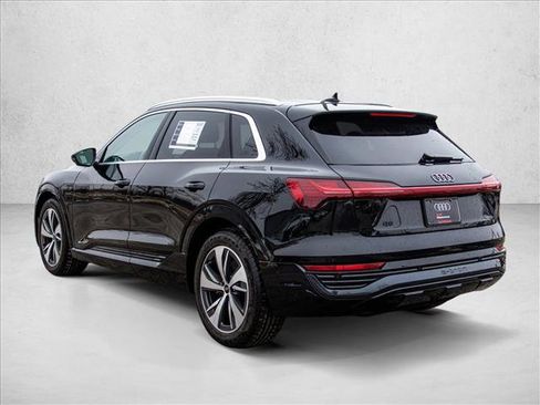 Used 2024 Audi Q8 e-tron Premium Plus w/ Premium Plus Package image 7