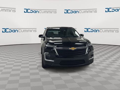 Used 2023 Chevrolet Traverse LS FWD image 3