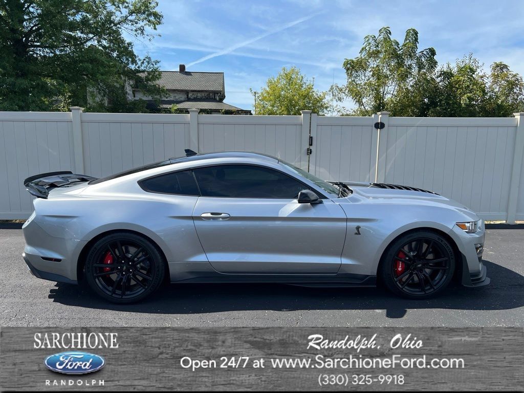 Used 2020 Ford Mustang Shelby GT500 w/ Technology Package RWD image 1