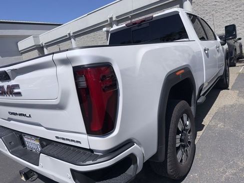 Used 2024 GMC Sierra 2500 Denali w/ Denali Reserve Package image 4
