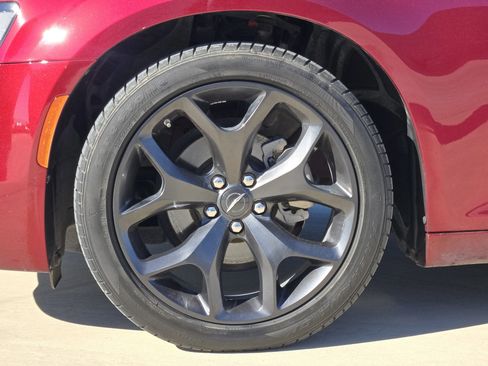 Used 2023 Chrysler 300 Touring w/ Sport Appearance Package image 12