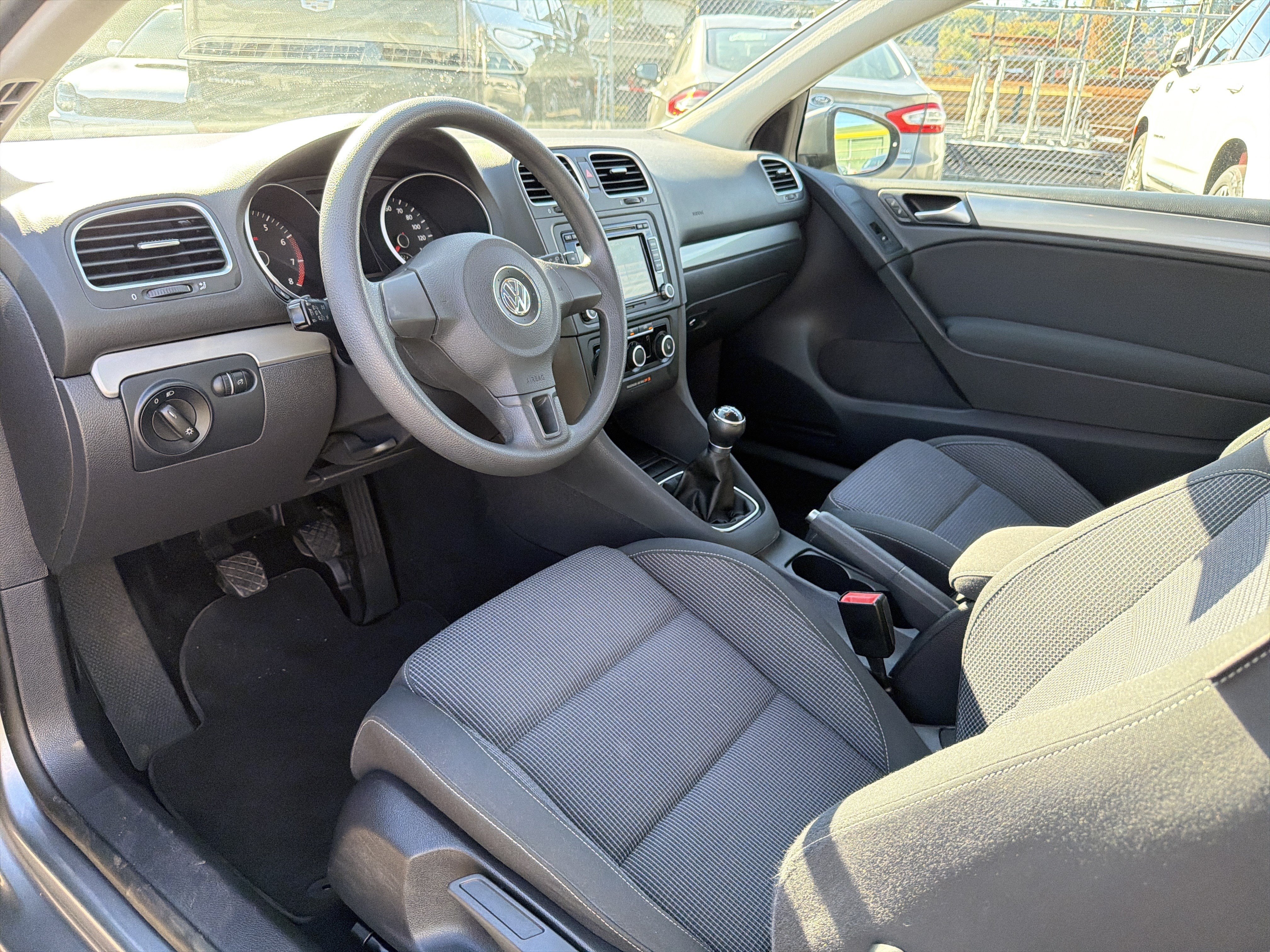 Used 2012 Volkswagen Golf 2-Door FWD image 7