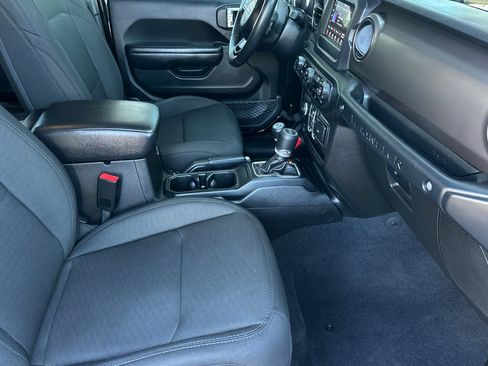 Used 2020 Jeep Wrangler Unlimited Sport AWD/4WD image 16