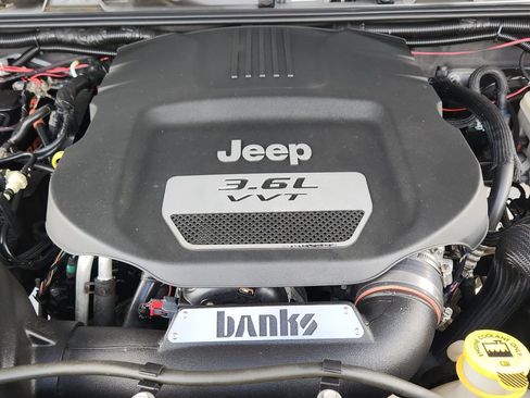 Used 2013 Jeep Wrangler Rubicon w/ PWR Convenience Group AWD/4WD image 34