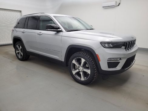 Used 2022 Jeep Grand Cherokee Limited 4xe image 11