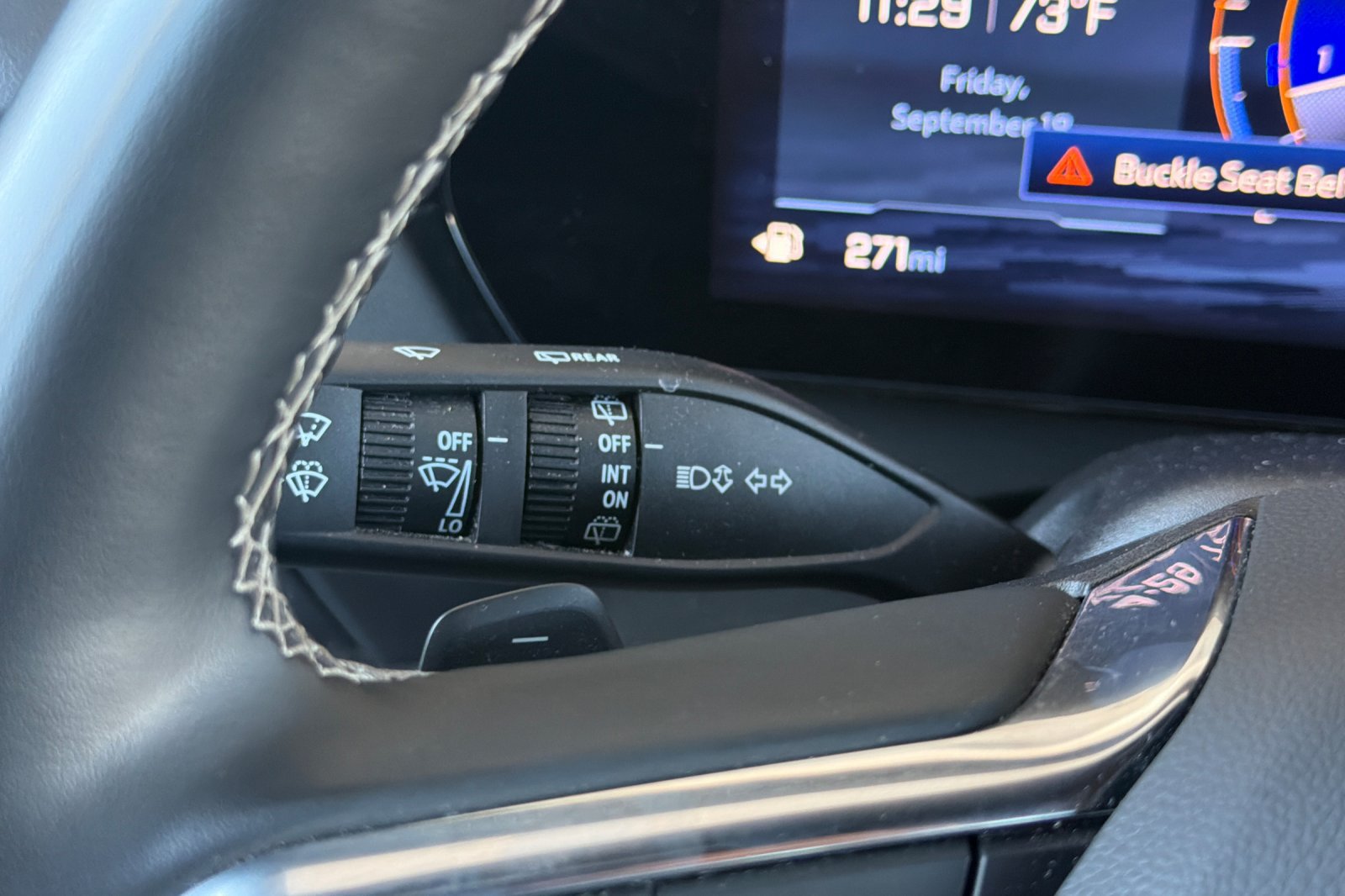 Used 2025 Chevrolet Traverse LT FWD image 32