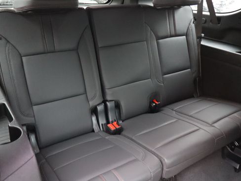 Used 2025 Chevrolet Suburban RST w/ Comfort Package AWD/4WD image 37