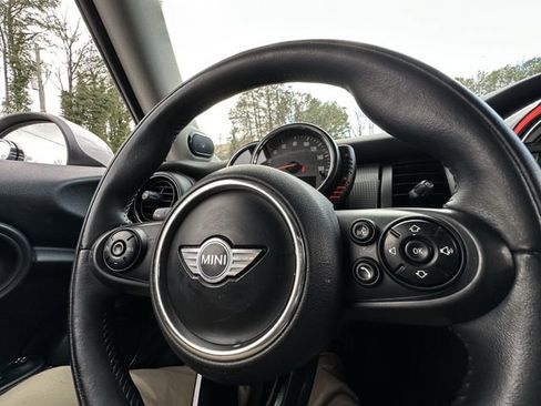 Used 2015 MINI Cooper 2-Door Hardtop image 16