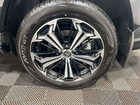 Used 2025 Toyota RAV4 XSE image 30