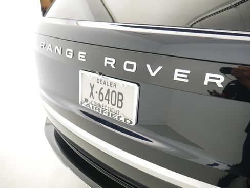 Used 2025 Land Rover Range Rover Autobiography AWD/4WD image 12
