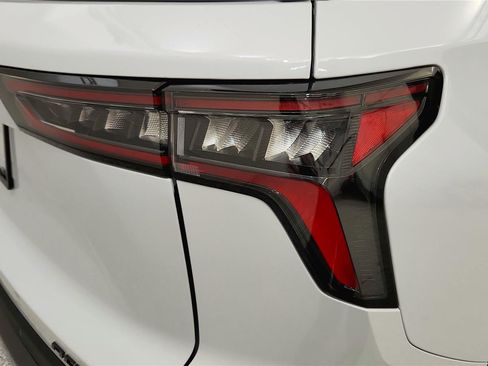 New 2026 Chevrolet Equinox ACTIV w/ Convenience Package III FWD image 15