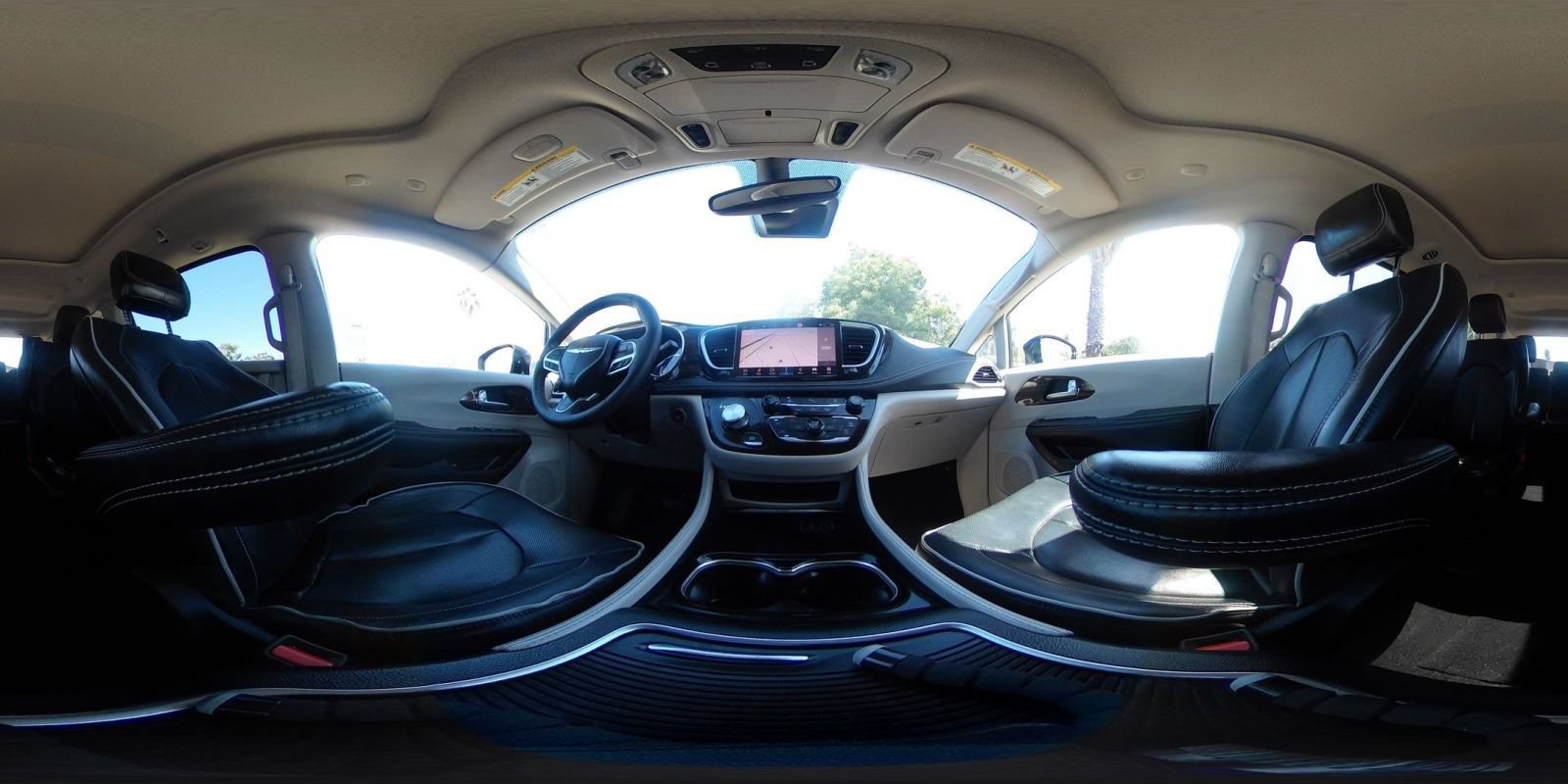 Used 2023 Chrysler Pacifica Limited FWD image 46