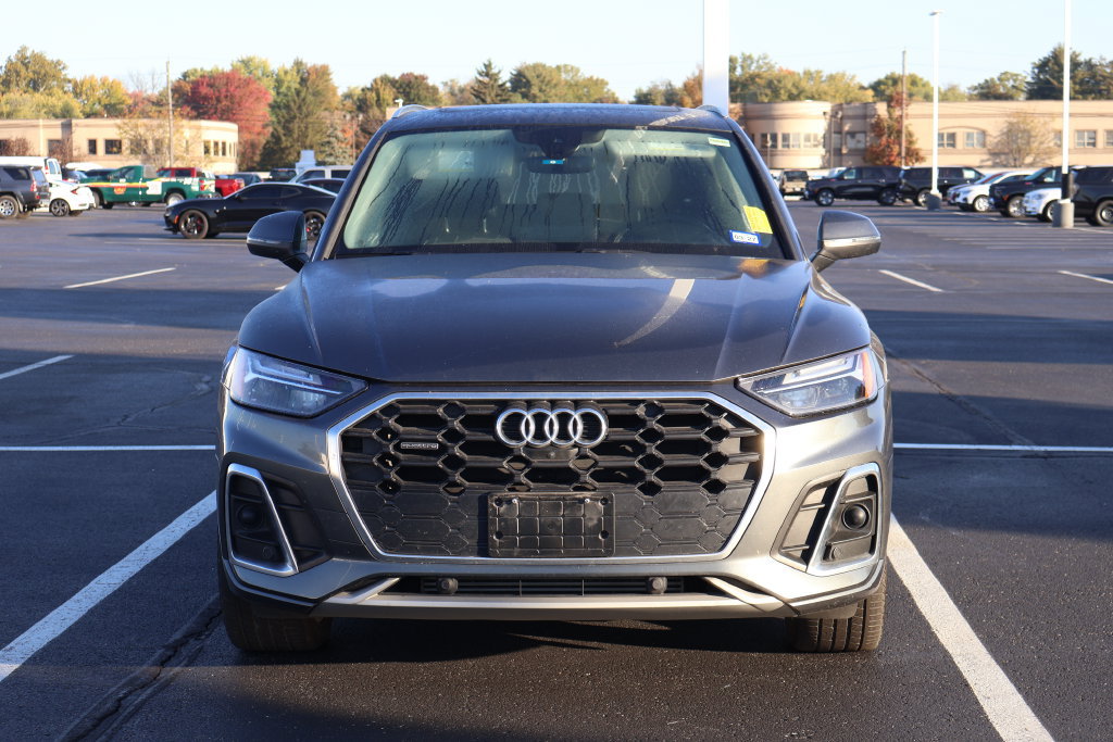 Used 2023 Audi Q5 2.0T Premium Plus w/ Premium Plus Package AWD/4WD image 2