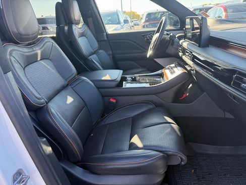 New 2025 Lincoln Aviator Black Label image 21