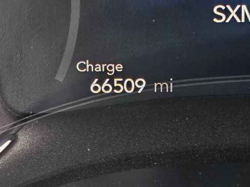 Used 2024 Chrysler Pacifica Limited FWD image 31