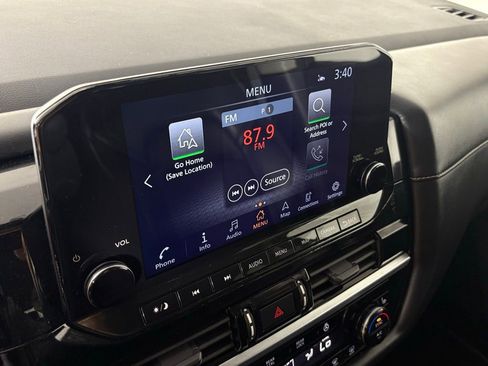 Used 2023 Nissan Pathfinder SL image 24