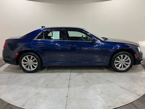 Used 2016 Chrysler 300 Limited w/ Driver Convenience Group image 7