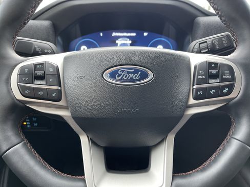 Used 2025 Ford Explorer Active w/ Active Comfort Package AWD/4WD image 15