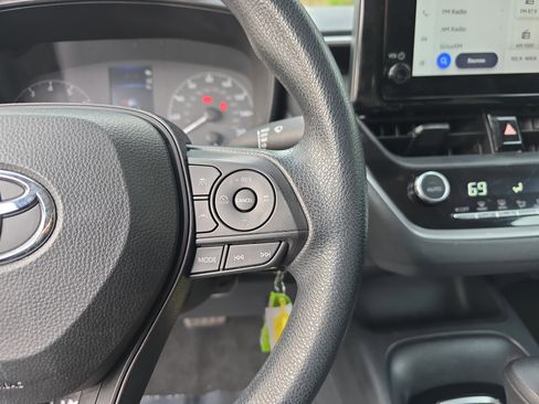 Used 2024 Toyota Corolla LE image 17