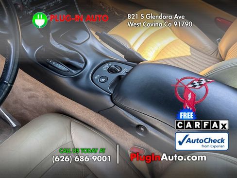 Used 2001 Chevrolet Corvette Coupe w/ Preferred Equipment Group2 RWD image 13