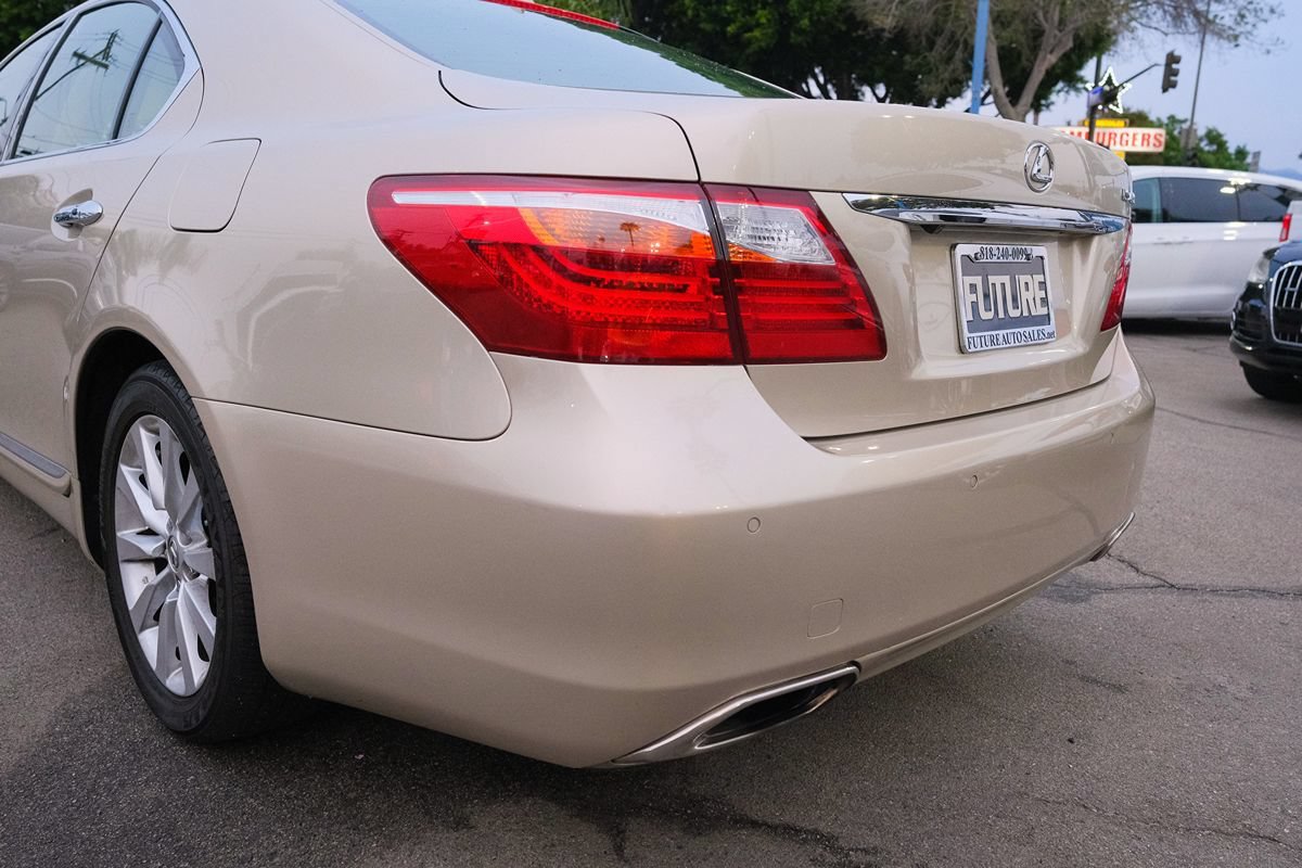 Used 2011 Lexus LS 460 w/ Comfort Pkg RWD image 40