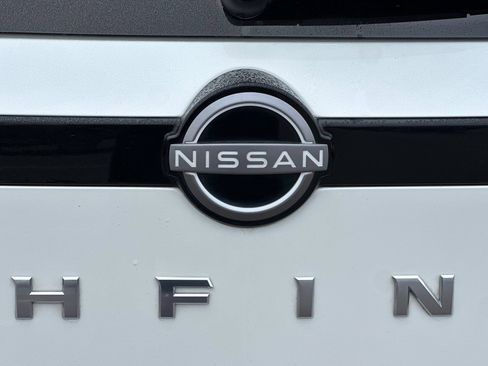 Used 2023 Nissan Pathfinder Platinum image 52