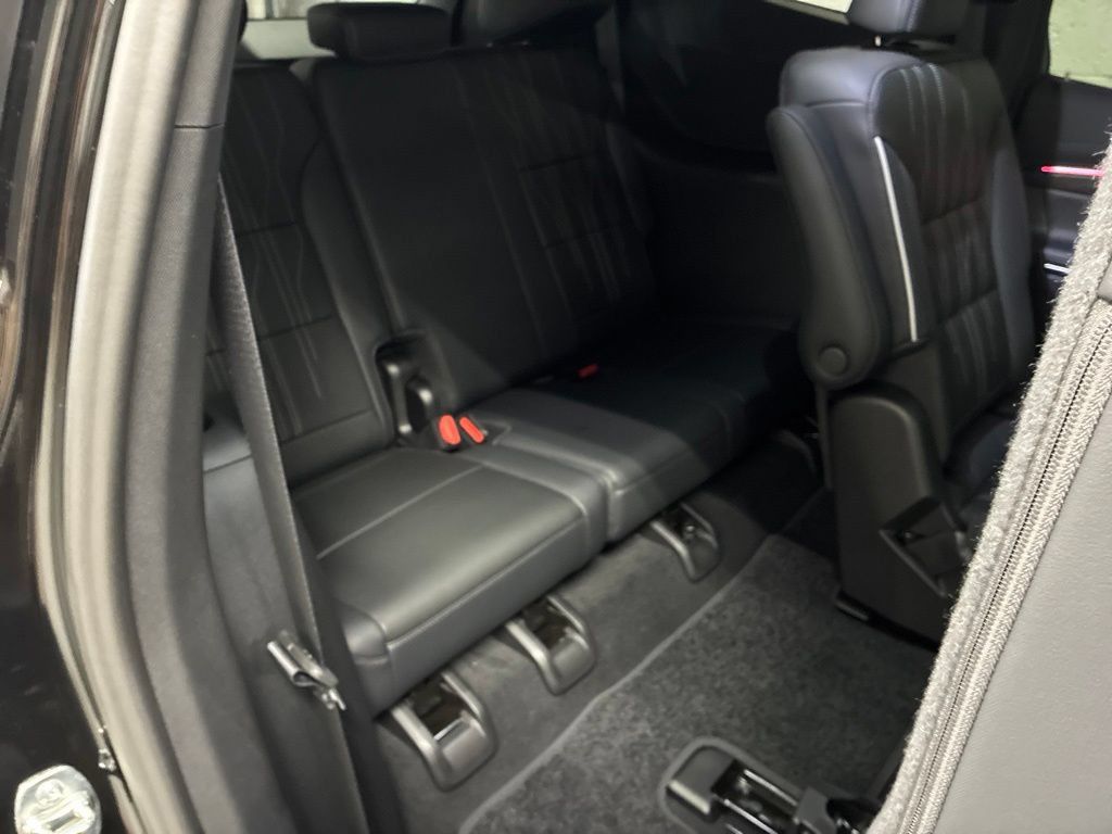 New 2027 Buick Enclave Avenir FWD image 17