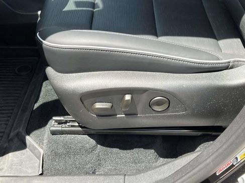 Used 2026 Buick Enclave Sport Touring w/ Power Package AWD/4WD image 23