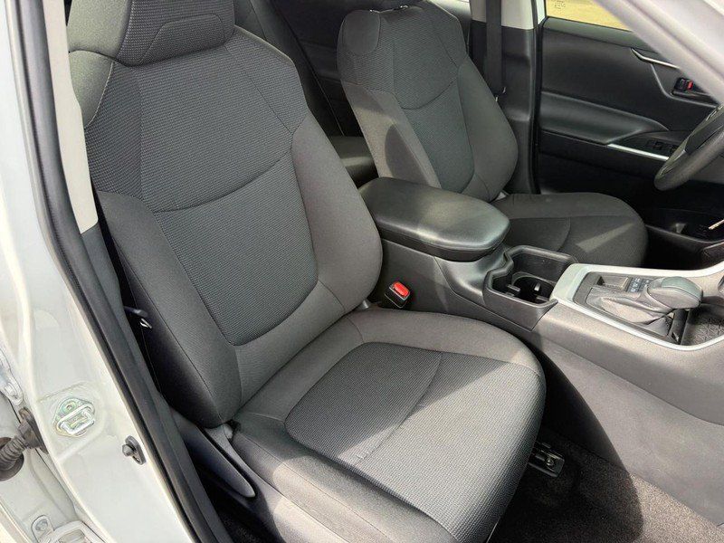 Used 2023 Toyota RAV4 LE AWD/4WD image 11