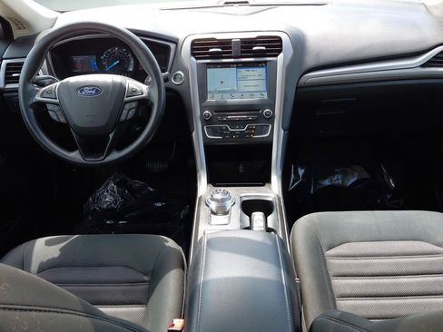 Used 2018 Ford Fusion SE w/ Fusion SE Technology Package FWD image 41