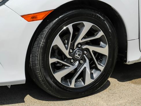 Used 2018 Honda Civic EX image 47