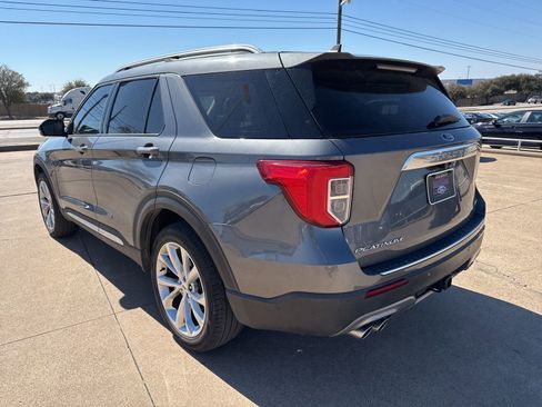 Used 2022 Ford Explorer Platinum w/ Equipment Group 601A image 5