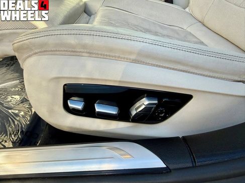 Used 2018 BMW 740i xDrive AWD/4WD image 10