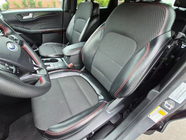 Used 2025 Ford Escape ST-Line FWD image 27
