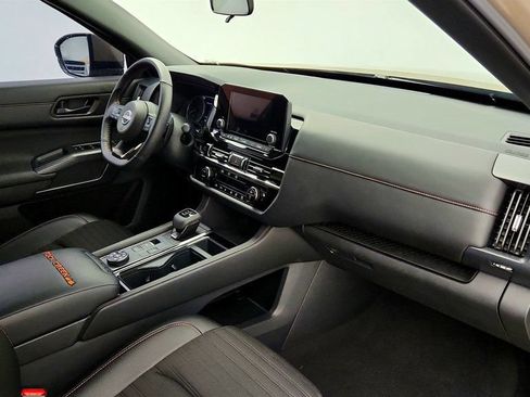Used 2025 Nissan Pathfinder Rock Creek AWD/4WD image 23
