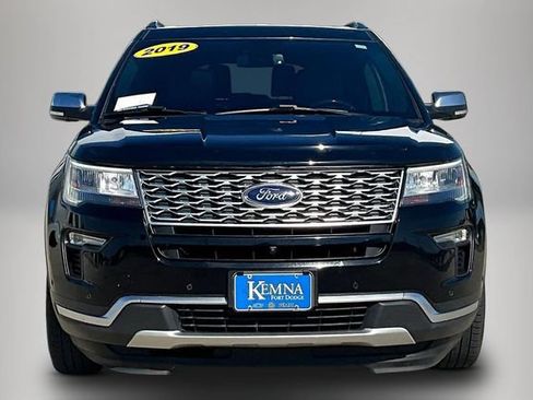 Used 2019 Ford Explorer Platinum AWD/4WD image 2