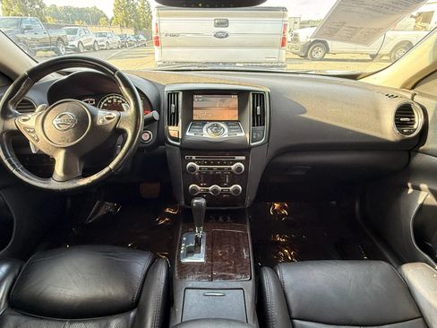 Used 2011 Nissan Maxima 3.5 SV w/ Premium Pkg FWD image 3