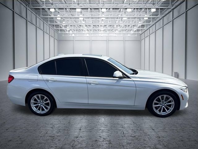 Used 2017 BMW 320i xDrive Sedan AWD/4WD image 6