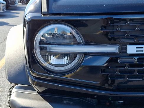 Used 2023 Ford Bronco Wildtrak image 9