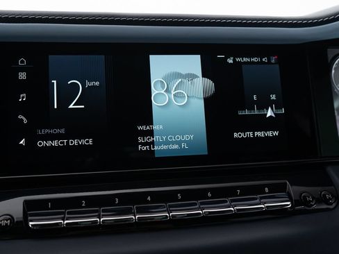 Certified 2025 Rolls-Royce Cullinan AWD/4WD image 46
