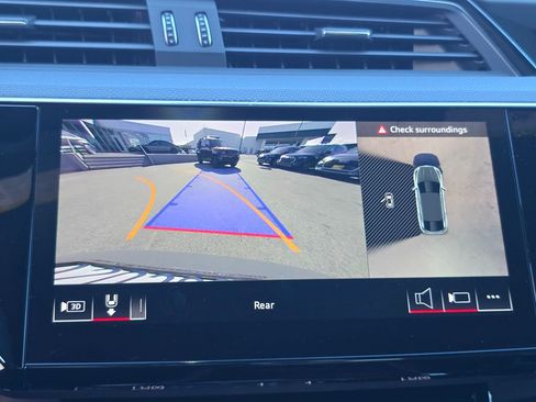 Used 2024 Audi SQ8 e-tron Premium Plus w/ Black Optic Package image 8