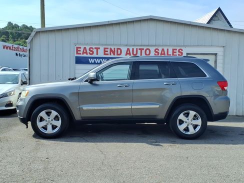 Used 2013 Jeep Grand Cherokee Laredo AWD/4WD image 2