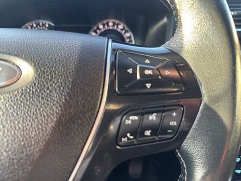 Used 2018 Ford Explorer Platinum image 11