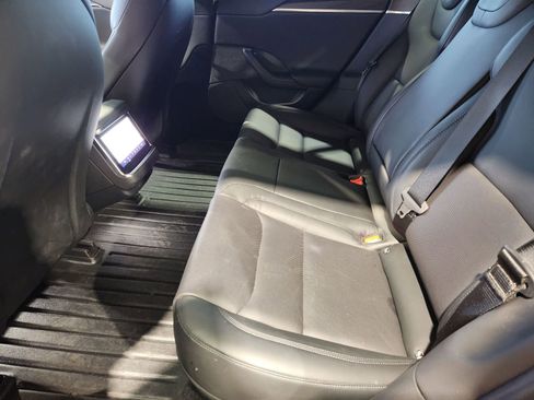 Used 2022 Tesla Model S image 31